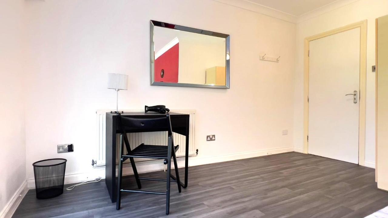 Aldgate Rooms London Exterior photo